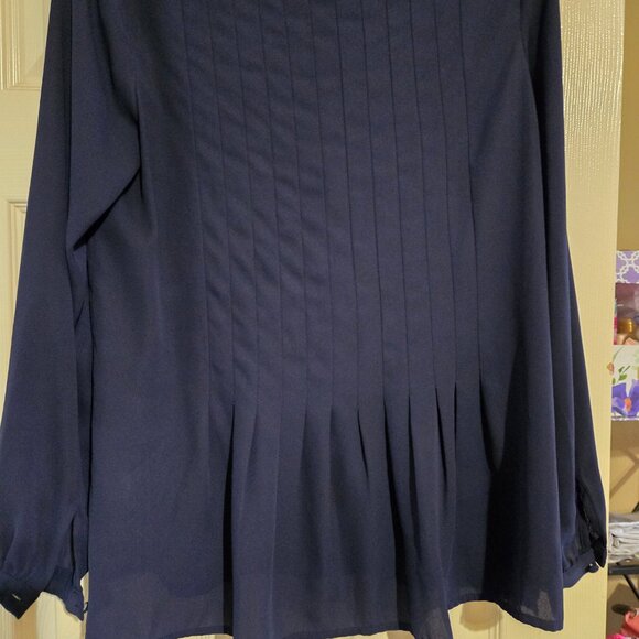 Blouse - Picture 2 of 2